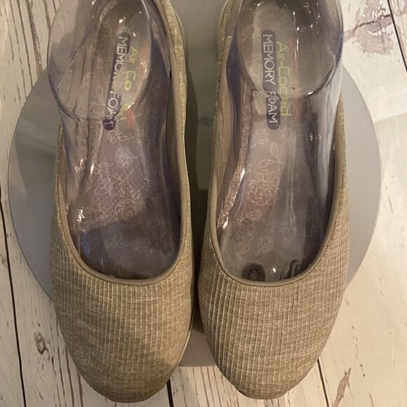 Skechers Women's Size 8 Microburst Darling Dash Walking Loafers Tan‎ SN 23340 - Picture 10 of 10